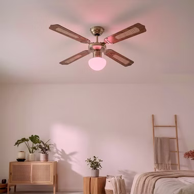 KI-generierter Inhalt. 9951-RGB-3-ai.jpg