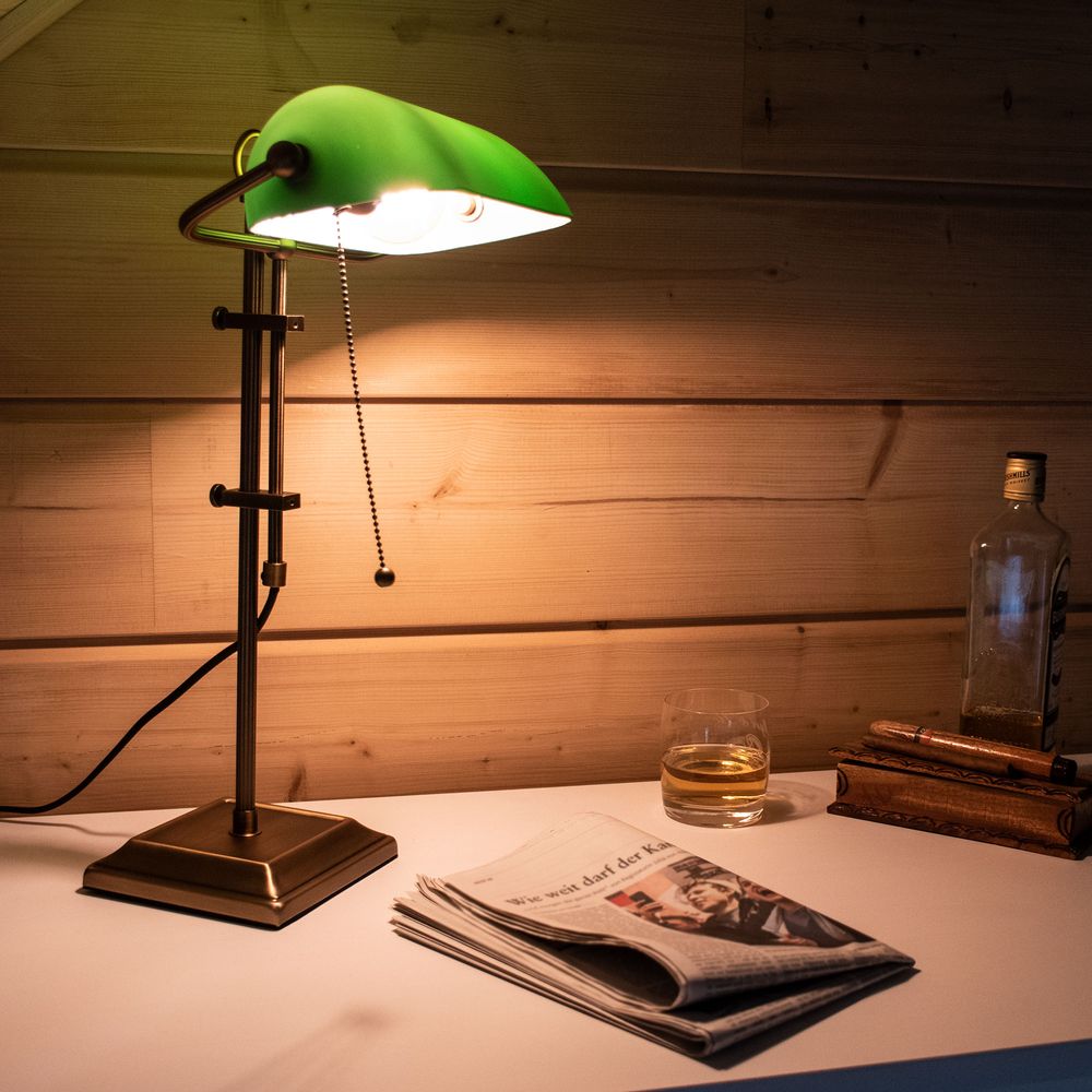 LED Banker Tischlampe, Altmessing, Glasschirm grün, H 57 cm