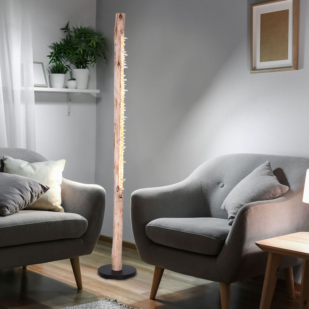 Verleihen Sie Ihrem Raum mit dieser Holz-Stehlampe eine rustikale Note