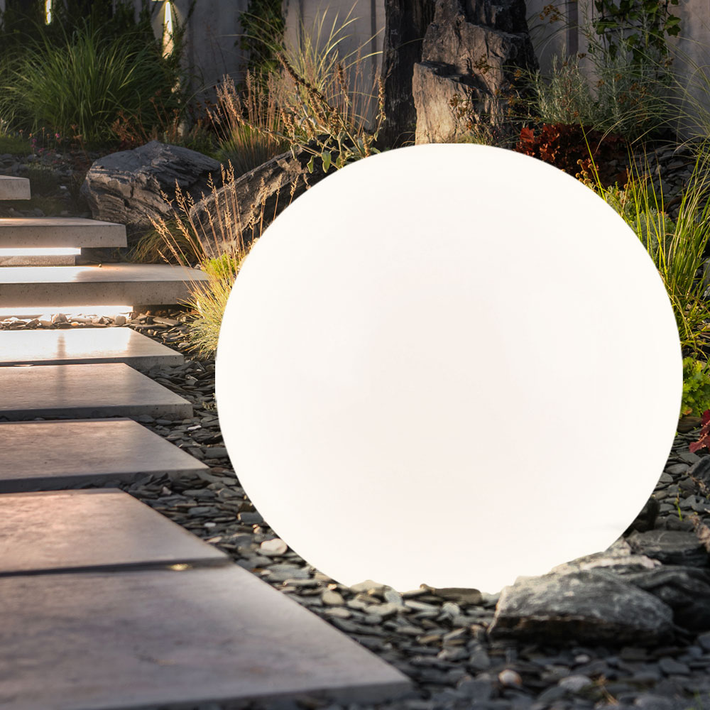 3er Set LED Solarleuchten, Kugel weiß, Erdspieß, D 20/25/30 cm