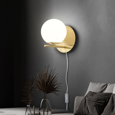 Lampa ścienna, szkło, mosiądz, przełącznik, wys. 33 cm