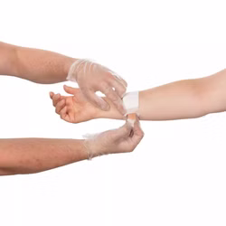 Steriler Schnellverband mit Wundauflage und Fixierbinde mit Klebeverschluss
