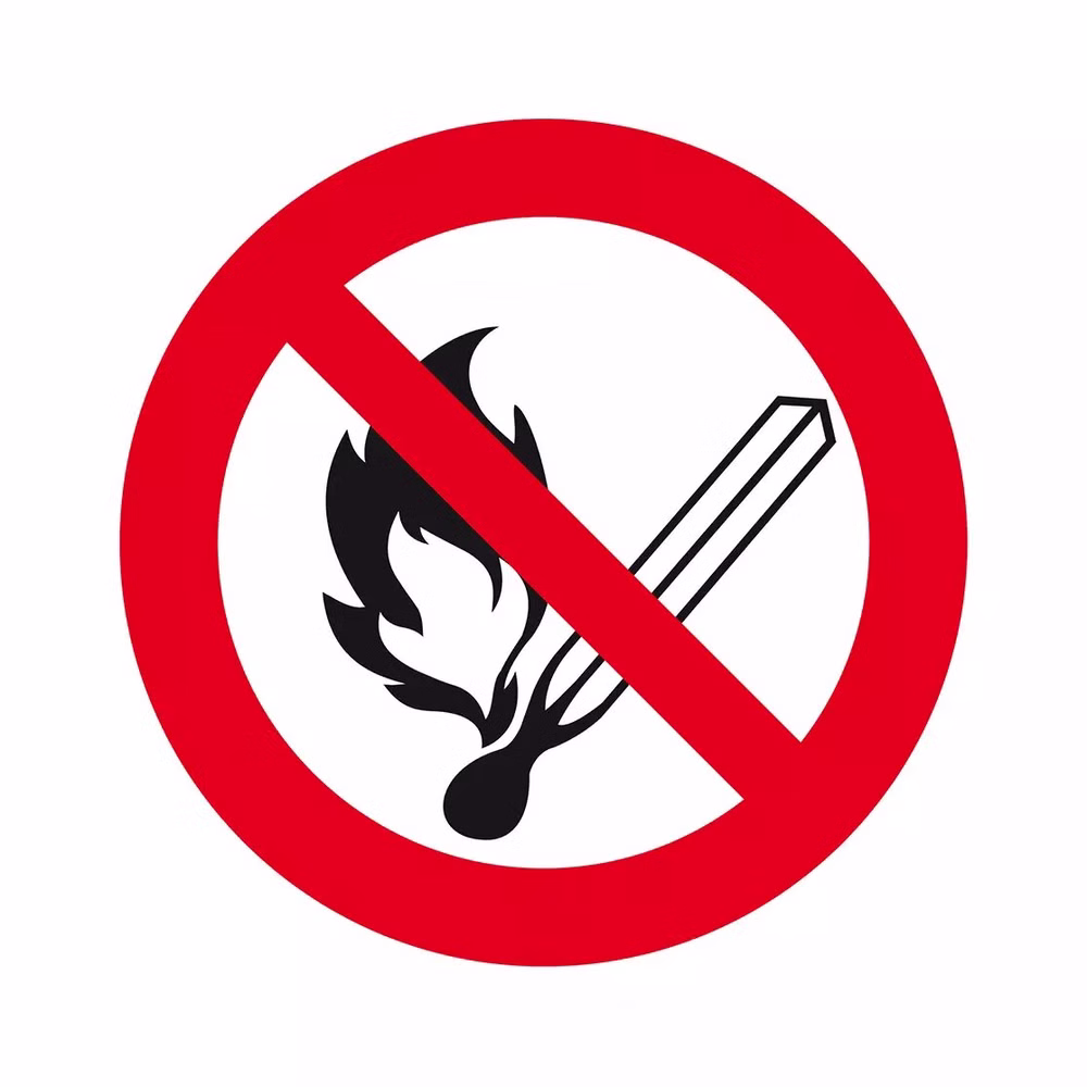 Hinweisschild Verbotszeichen Feuer, offenes Licht und Rauchen verboten