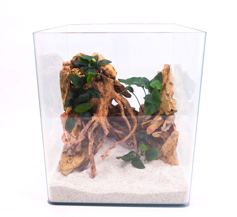 Nanotank 30 Aquarium mit Abdeckung und Unterlage