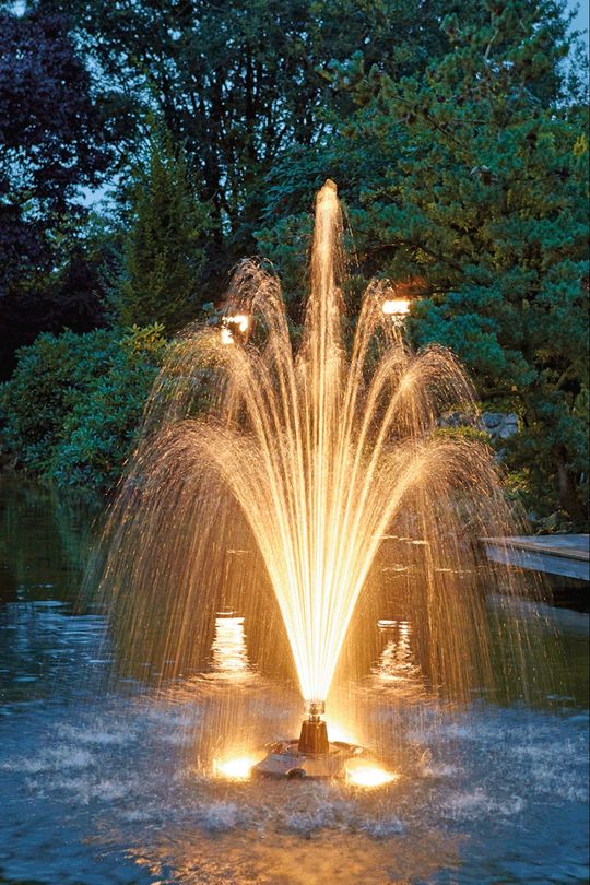 Oase Schwimmende Teich Fontäne Set PondJet Eco mit weißer LED Beleuchtung