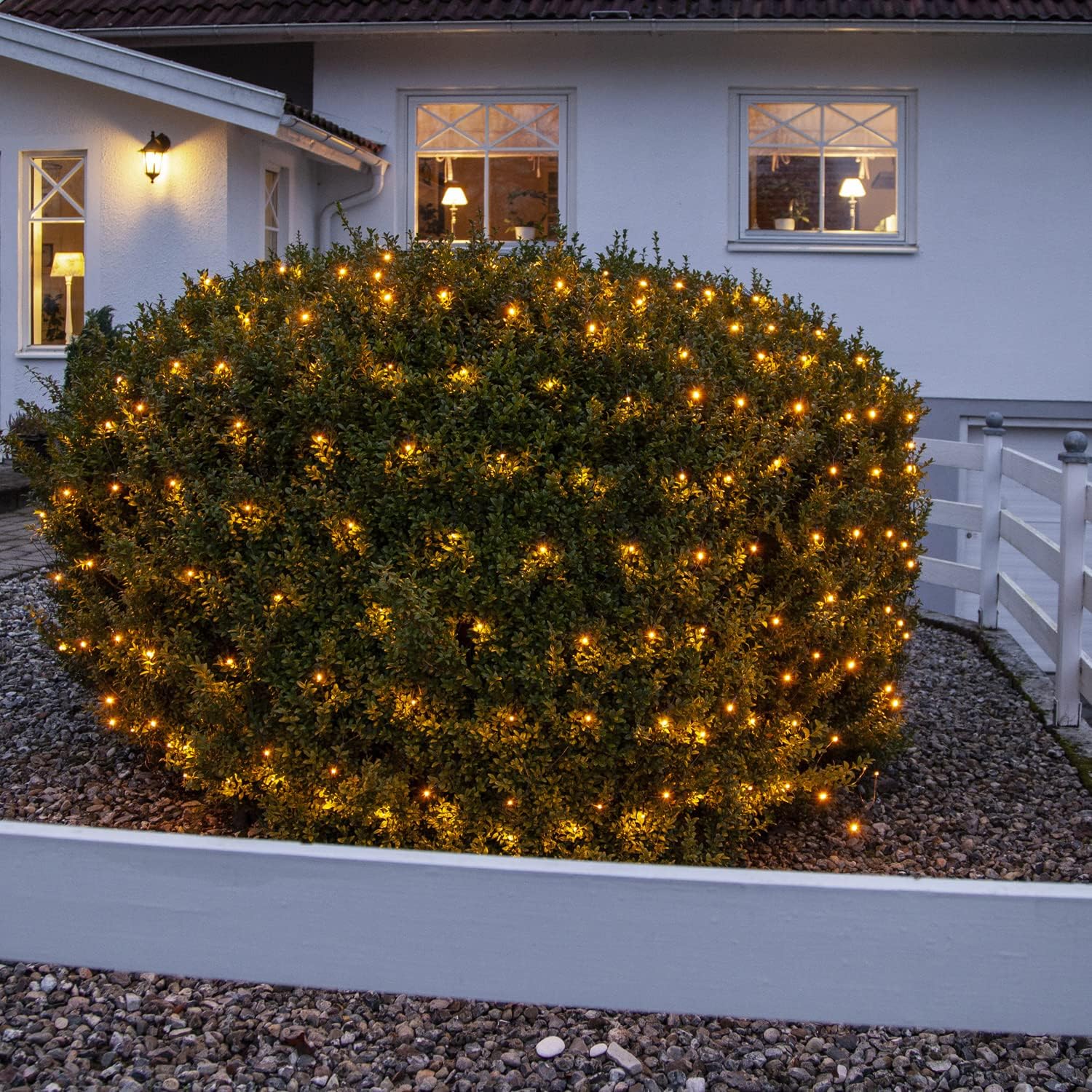 LED Lichternetz 3x3m 200 Warmweiße LEDs 5m Zuleitung IP44 Timer 6/18 Std. Außen | Buvtec