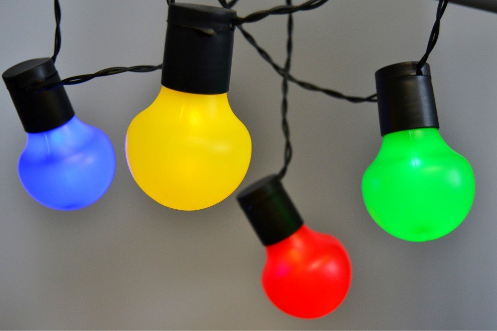 LED Party-Lichterkette 10 m, mit 20 Birnen bunt für innen und außen | Buvtec