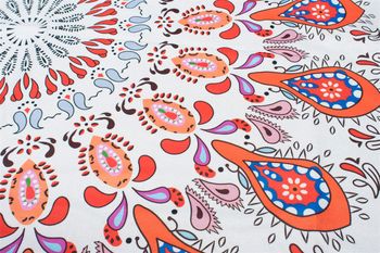 styleBREAKER rechteckiges Strandtuch mit Paisley Ornament Muster und PomPom Borte, Handtuch, Badetuch, Unisex 05050077