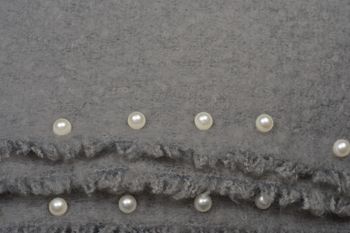 styleBREAKER Damen unifarbener Web Schal mit Perlen und langen dicken Fransen, Winter, Stola 01017123