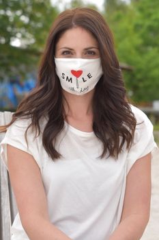 styleBREAKER Damen Baumwoll Stoffmaske Einfarbig mit verschiedenen Motiven, Doppellagig, Waschbar, Community Maske 08040007