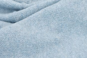 styleBREAKER Damen Strick Dreieckstuch mit gesticktem Herz | großes Halstuch 190x65 cm | weiche Viskose | Schultertuch