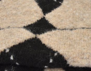 styleBREAKER Damen Strickmütze mit Argyle Rautenmuster | Warme Beanie mit Wollanteil und breitem Umschlag | Zweifarbige Jacquard Feinstrickmütze für Herbst und Winter
