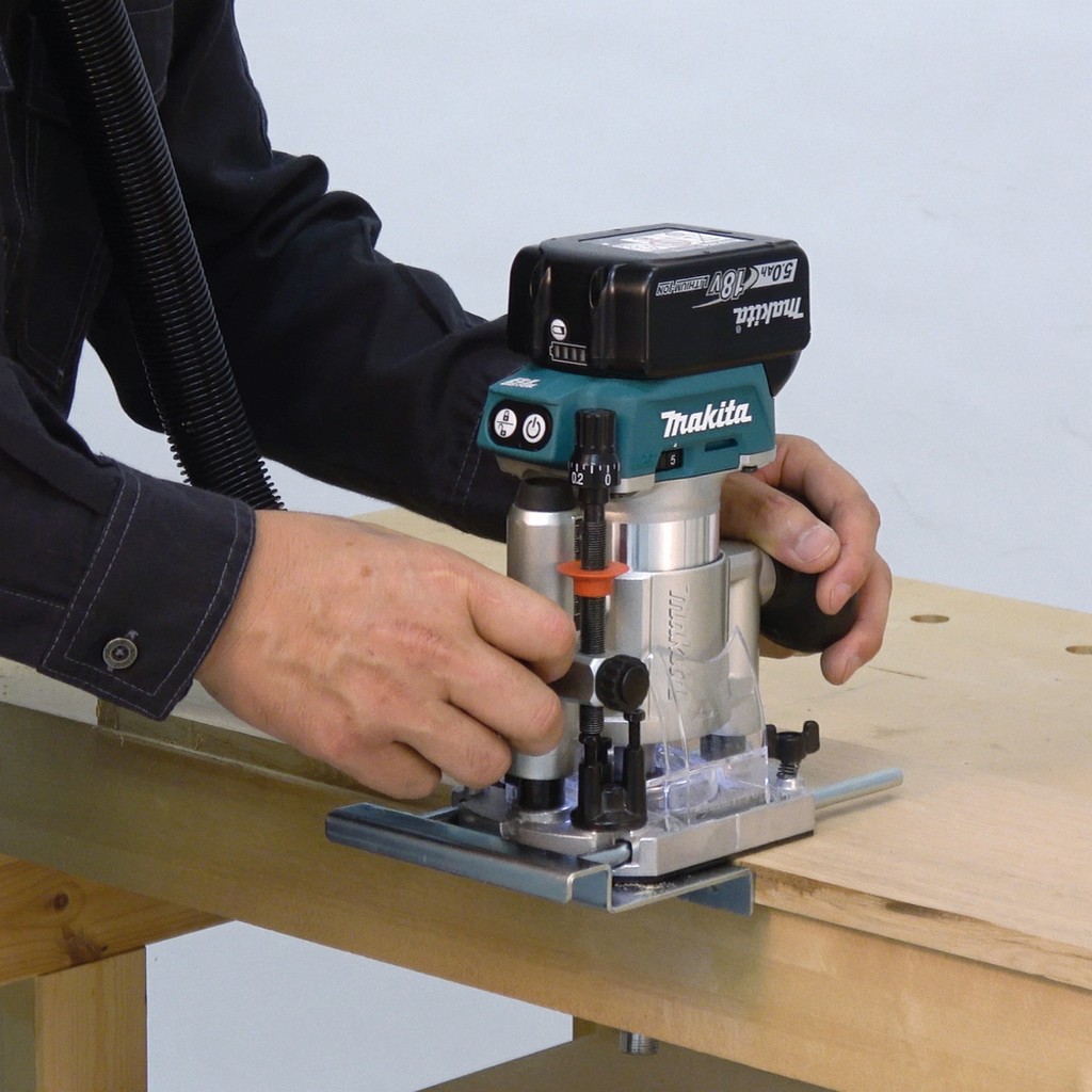 Makita Akku Multifunktionsfräse Fräsen Nuten 18V MAKPAC Gr. 4 DRT50ZJX2 Makita Akku Multifunktionsfräse Fräsen Nuten 18V MAKPAC Gr. 4 DRT50ZJX2