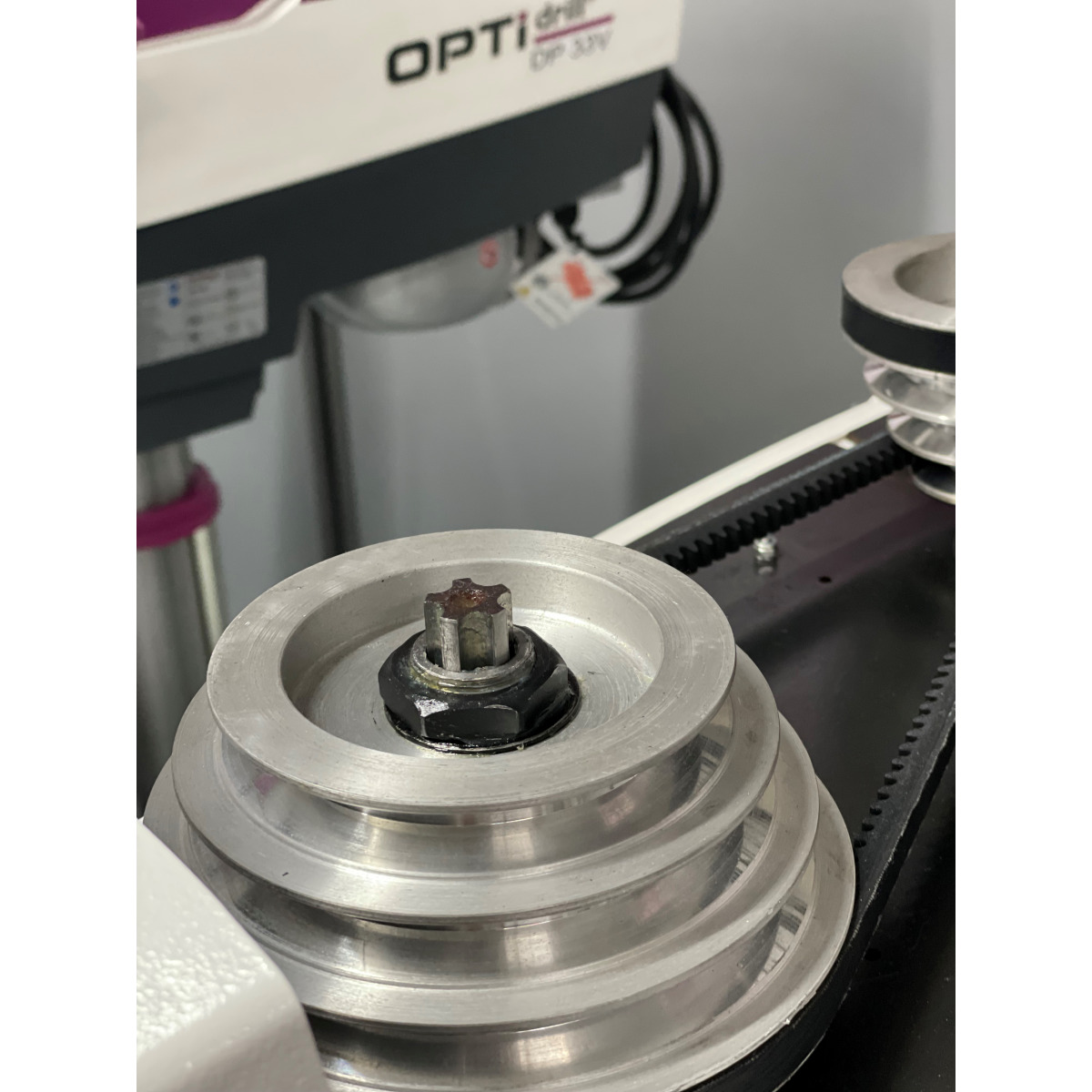Säulenbohrmaschine Optimum OPTIdrill DP 33 Set inkl. Maschinenschraubstock 3020 Säulenbohrmaschine Optimum OPTIdrill DP 33 Set inkl. Maschinenschraubstock 3020