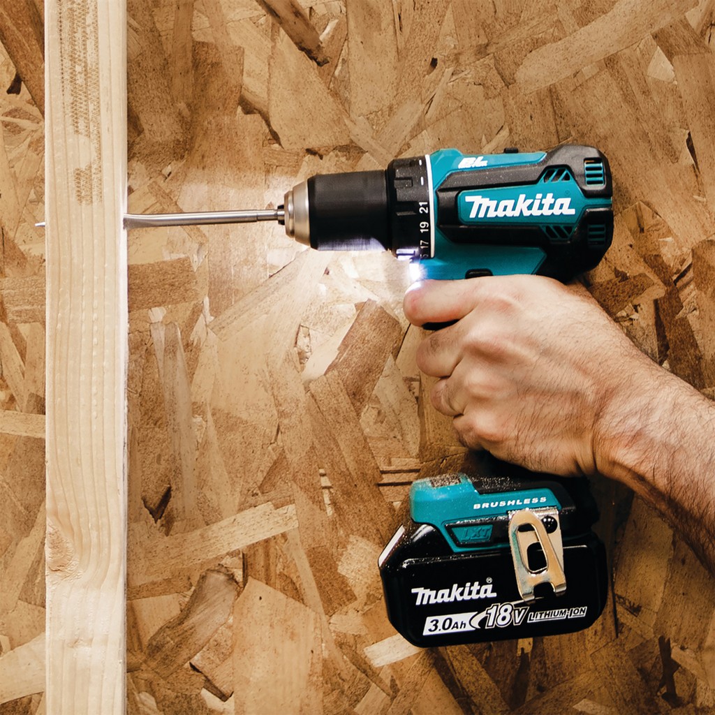 Makita Akku Bohrschrauber 18V 50Nm 2x3,0Ah Akku Ladegerät MAKPAC DDF485RFJ Makita Akku Bohrschrauber 18V 50Nm 2x3,0Ah Akku Ladegerät MAKPAC DDF485RFJ