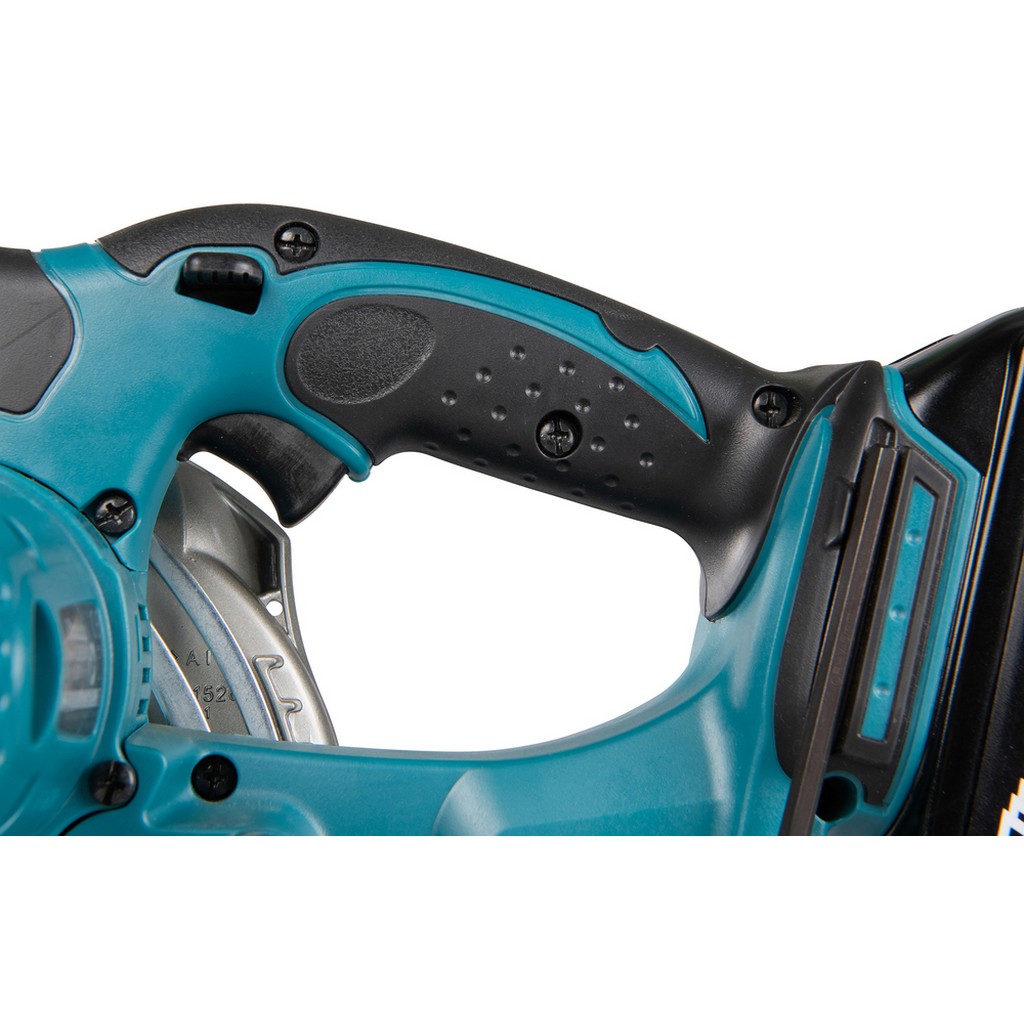 Makita Akku Handkreissäge 18V 51mm 2x 5,0Ah Akku und Ladegerät DSS501RTJ Makita Akku Handkreissäge 18V 51mm 2x 5,0Ah Akku und Ladegerät DSS501RTJ