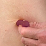 bellabambi-mini-regular-brombeer-circling-bauch.jpg