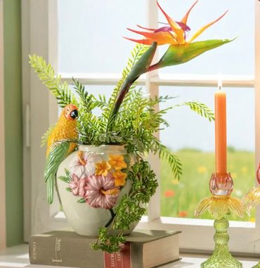 Seyila Home Vase mit Papagei & Blumen Dekor aus Keramik – Dekovase im Tropical Stil – Blumenmuster & Vogel Design – Tischvase für Wohnzimmer, Flur & Regal