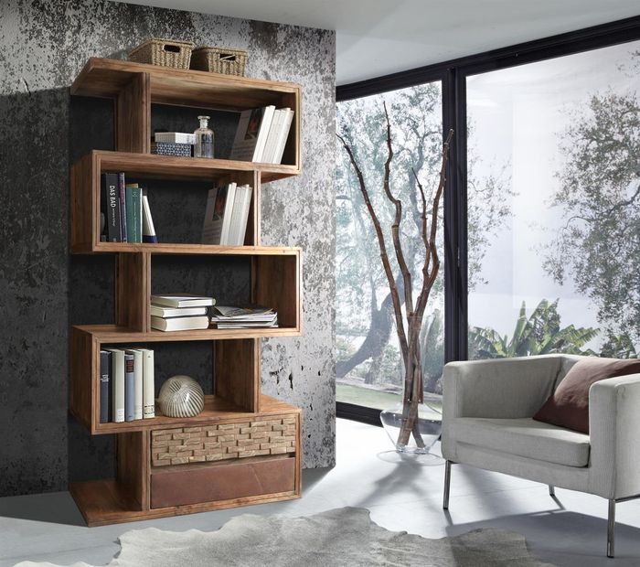 BRICK Bücherregal mit 1 Rostschublade / 1 Schublade Bücherregal 110x40x199 cm (L x B x H) aus Shishamholz; Ablageflächen versetzt angeordnet; eine Schublade im Mauer-Look und eine Schublade mit Rost-Lack
