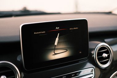 Aux für Mercedes V Klasse, Marco Polo, Horizon, Activity Offroad Mercedes Marco Polo Zubehör Shop 1sternehotel alles für den Mercedes Marco Polo - Aux Menü in Mercedes Command NTG5 - Ansicht in Command NTG5 AUX Eingang | AUX Aktivator für MERCEDES mit Comand NTG5 (1x) - MB-MP-AUX-IN-NTG5