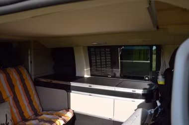 Mercedes Marco Polo Zubehör Shop - 1sternehotel - alles für den Mercedes Marco Polo - Westfalia Lüftungsgitter Schiebefenster über Küchenzeile für Mercedes Marco Polo (W447) - Lüftungsgitter vom innen