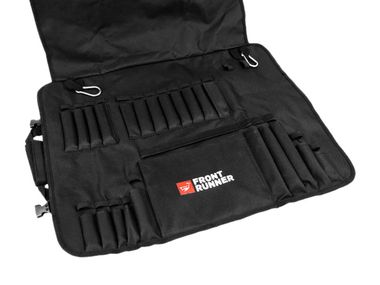 Le sac de transport des couverts de camping ou des outils de Front Runner pour mettre de l'ordre dans le Marco Polo