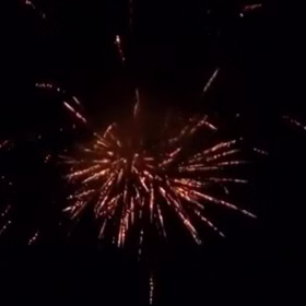 Verbundfeuerwerk der Premiumklasse - Italian Power 2 Effekt Beispiel gold Pyrotrade fireworks 