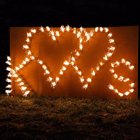 Lichterbild brennendes Doppelherz mit zwei Buchstaben nach Wahl Geschenkidee Hochzeit Verlobung Jubiläum Liebesbeweis Lichterbild Brennendes Doppelherz mit zwei Buchstaben nach Wahl zum Beispiel K und S.