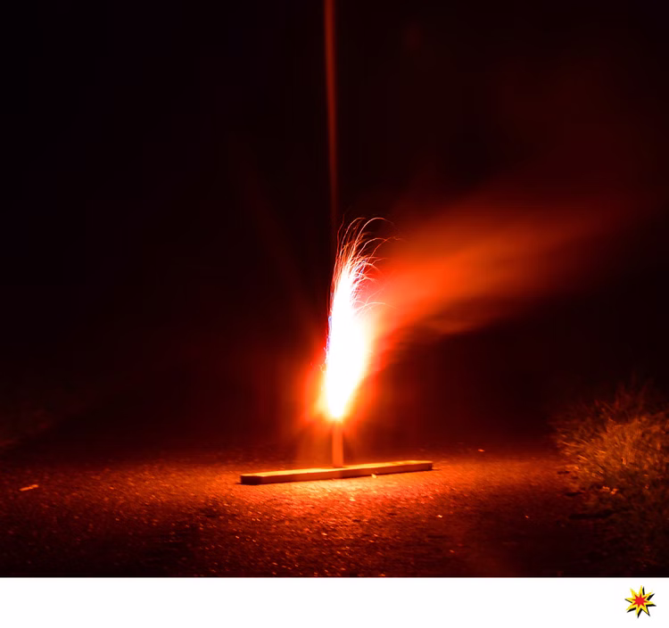 Bengalisches Feuer orange - Kategorie 1 Jugendfeuerwerk Bengalisches Feuer orange - Kategorie 1 Jugendfeuerwerk