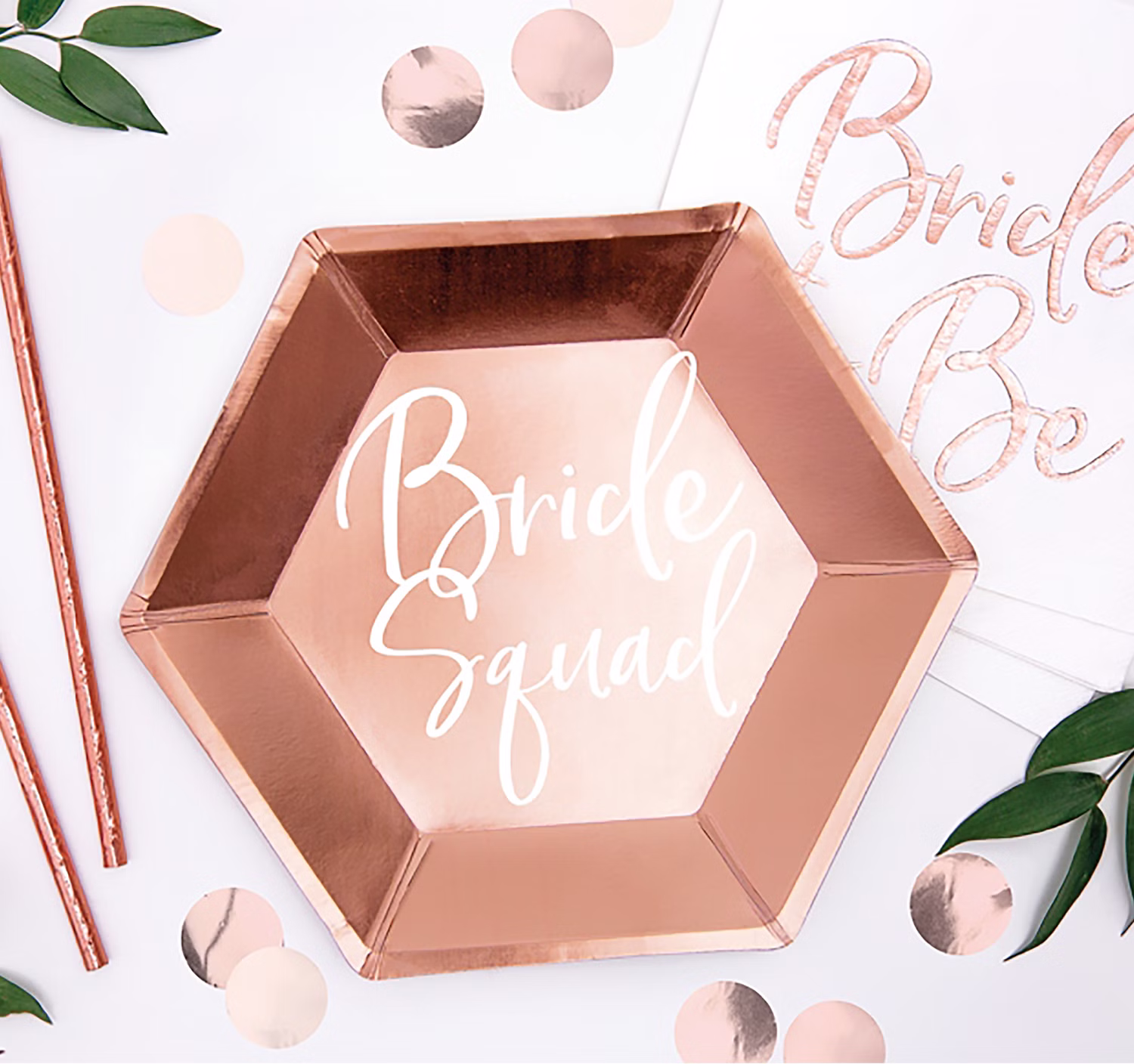 Bride Squad Pappteller in Roségold als stilvolle Tischdekoration für Bridal Shower und Junggesellinnenabschied.