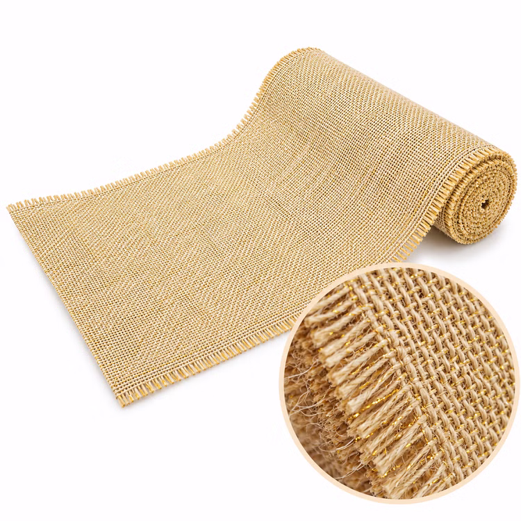 Jute Tischläufer mit Goldschimmer 3 m x 29 cm Vintage Hochzeits-Deko SALE gedeckter Tisch Geburtstag Boho Familienfeier Alltag Naturfarbener Jute-Tischläufer mit goldenen Glitzerfasern und vergrößerter Detailansicht der groben Webstruktur.