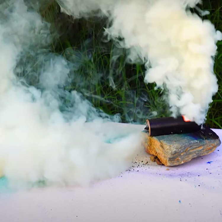 Nico Doppelsmoke Weiß mit Reißzünder 50 Sek. Nico Doppelsmoke Weiß mit Reißzünder 50 Sek.