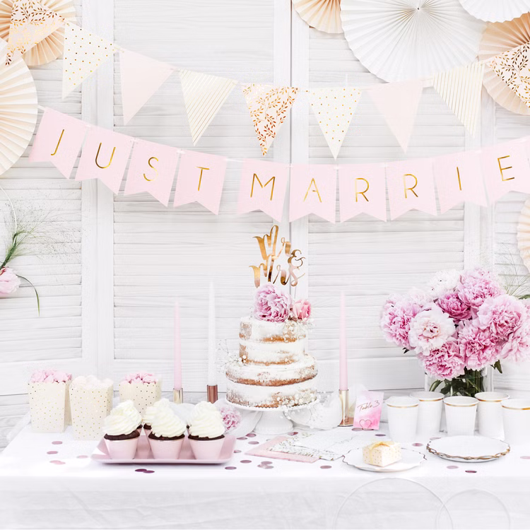 Tischkartenhalter Herzen Roségold 10 Stück Platzkartenhalter Hochzeit Geburtstag SALE Fotohalter Rosé Tischdeko Taufe Jugendweihe Kommunion Tisch-Deko Dekoration Zubehör Dekorative Hochzeitstafel in Roségold geschmückt.