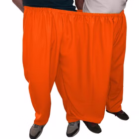 Orangefarbene Doppelhose für zwei Personen mit vier Hosenbeinen
