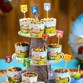 Asterix & Obelix Tisch-Deko Servier-Etagere Hinkelstein mit 12 Muffin-Formen & 8 Cupcake Sticks Geburtstag Dekoration Fasching Karneval Mottoparty Detailaufnahme Asterix und Obelix Muffin-Förmchen von Vorne