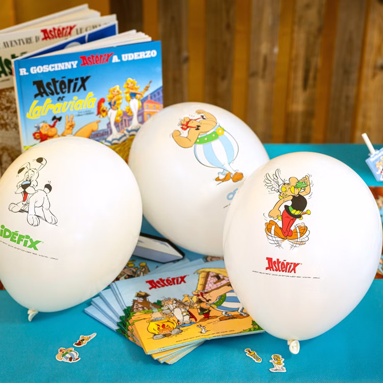 Asterix & Obelix Ballon-Set 9-tlg. Party-Deko Zubehör Kindergeburtstag Asterix & Obelix Luftballons auf dem Geburtstagstisch dekorativ arrangiert