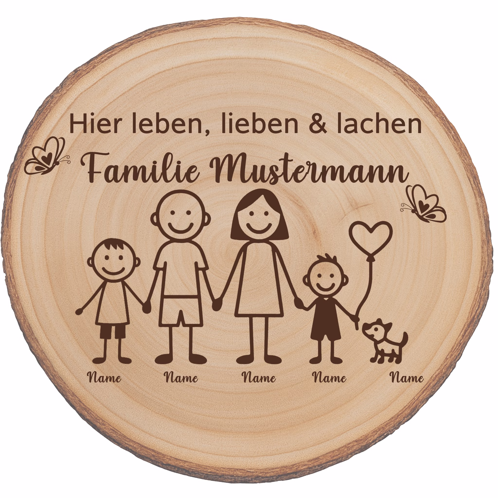 Abgebildet ist eine runde Baumscheibe aus Paulownia-Holz mit dem gravierten Schriftzug „Hier leben, lieben & lachen – Familie Mustermann“ und einer Illustration aus Eltern, zwei Jungen und einem kleinen Hund.