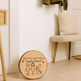 15839-Baumscheibe-30-cm-Familie-Willkommensschild-personalisiert-mit-1-Maedchen-und-Hund-_1.jpg