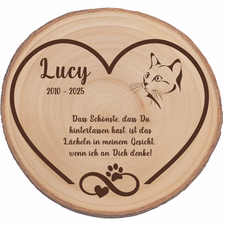 Personalisierte Baumscheibe 30 cm Gedenktafel an deine Katze mit Gravur Andenken Holzscheibe mit Gravur Erinnerung Samtpfote Grabscheibe Kater Trauerdekoration Deko Personalisierte Baumscheibe für Katze mit Gravur „Lucy 2010–2025“ und Herzmotiv.