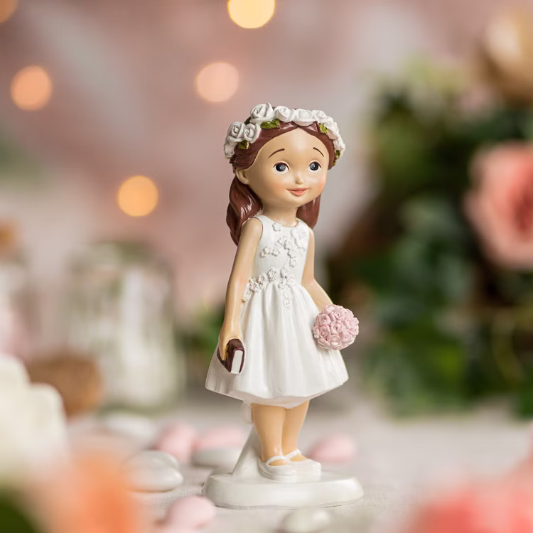 Kommunion Figur Mädchen mit Bibel & Blumenkranz 15 cm Torten-Deko Erstkommunion Jugendweihe Kommunions-Deko Tisch-Deko Dekoration Tortenfigur Kommunionfigur Mädchen mit Blumenkranz, Bibel und rosa Blumenstrauß als dekorative Tischfigur zur Erstkommunion.