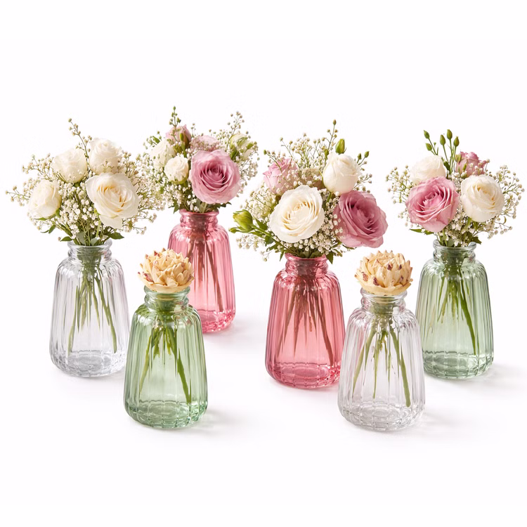 Glasvasen Verone 6er Tischvase Rosa Grün & Transparent Tisch-Deko Hochzeit Geburtstag Vase aus Glas festliche Tischdeko Wohnaccessoire Glasvase dekorativ Glasvasen Verone in drei Farben mit floralen Arrangements als dekoratives 6er-Set auf hellem Hintergrund.