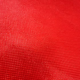 Teppichläufer 150 x 300 cm Einweg-Teppich Hochzeit Geburtstag Party-Deko Bodenläufer Party-Zubehör Teppich Events Detailaufnahme der feinen Struktur eines roten Polyester-Vlies Stoffes mit leicht glänzender Oberfläche.