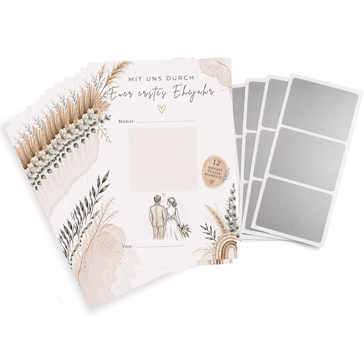 Hochzeitsspiel „Mit uns durch Euer erstes Ehejahr“ mit Rubbelkarten 12 Monate voller Momente im Boho-Design Gutscheinkarten mit Rubbelstickern Hochzeitsspiel & Geschenkidee Heiraten Brautpaar Geschenkidee Hochzeit Wedding Gutschein Geschenkgutschein JGA Pa Produktbild mit mehreren Hochzeits-Rubbelkarten im Boho-Stil sowie vier Bögen silberner Rubbelsticker auf hellem Hintergrund.