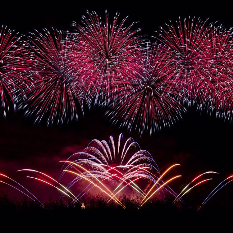 Feuerwerk Programm Vier mit 40 Feuerwerksbatterien Feuerwerk online kaufen Hochzeitsfeuerwerk Geburtstagsfeuerwerk Silvesterfeuerwerk Feuerwerk Programm Vier mit 40 Feuerwerksbatterien Feuerwerk online kaufen Hochzeitsfeuerwerk Geburtstagsfeuerwerk Silvesterfeuerwerk