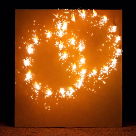 Lichterbild Brennende Ringe.
