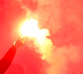 Seenotfackel Rot Bengalisches Feuer Bengalo Pyrotechnik Kaufen Bengalisches Feuer Rot Bengalfackel Notfackel