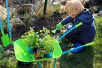 12014-small-foot-Grosses-Gartenset-mit-Schubkarre-Bloggerbild-2.jpg