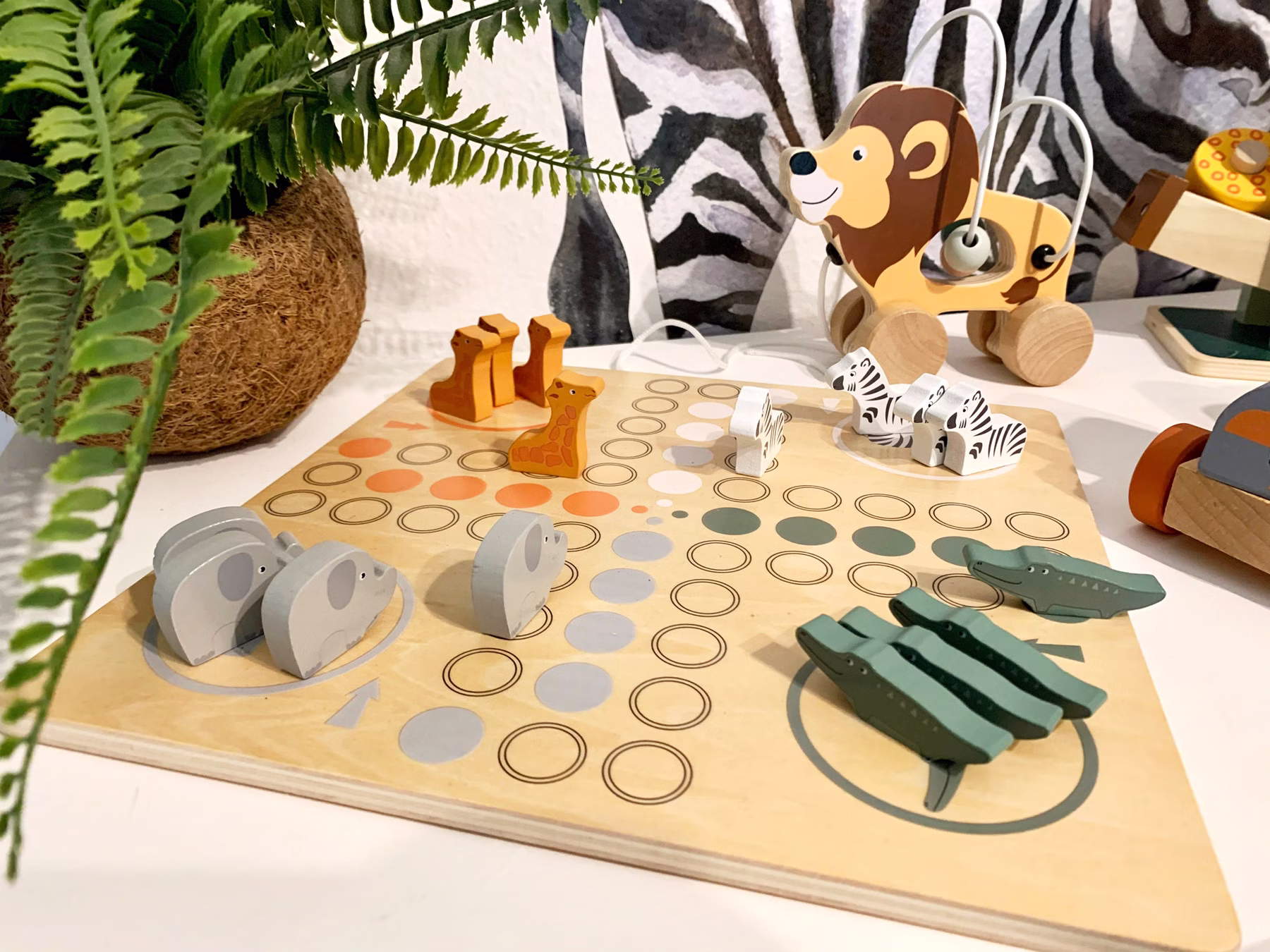 11697-legler-small-foot-Ludo-Safari-Bloggerbild-1.jpg 11697-legler-small-foot-Ludo-Safari-Bloggerbild-1.jpg