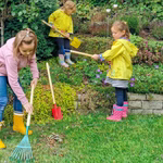 10838-legler-small-foot-Gartenwerkzeug-set-Kunterbunt-Bloggerbild-1.jpg