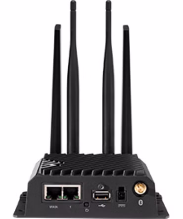 Cradlepoint R920 - - Wireless Router - - WWAN - 1GbE - Wi-Fi 6 - Dual-Band - 3G, 4G - mit 3 Jahre NetCloud Mobile Essentials Plan